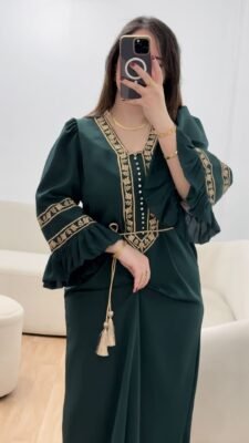 Robe Qamar vert bouteille